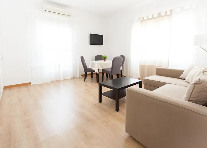 Apartman Diaber Larana *